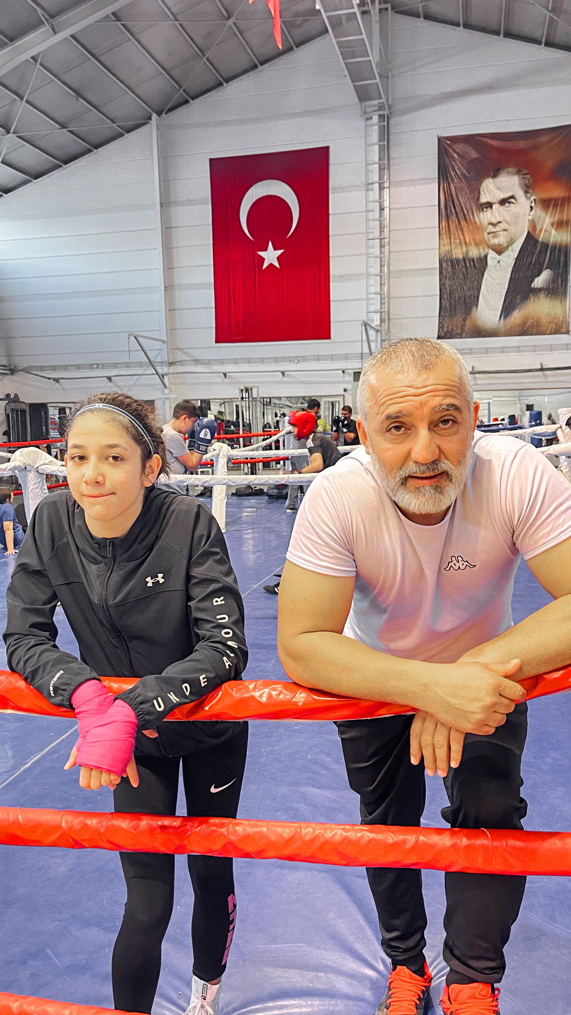 hulya+duru+gunduz+boxing+with+boxing+coach
